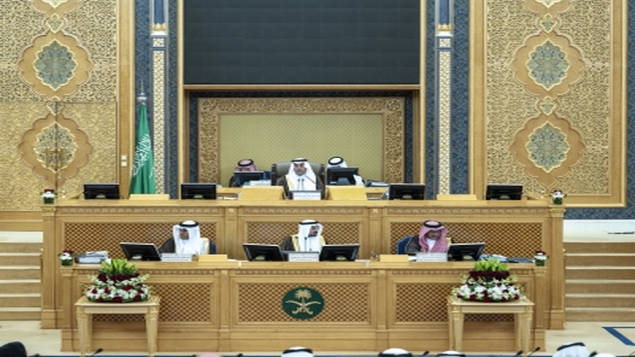 مطالبة شورية بمراجعة رسوم وإجراءات برامج ‘الإقامة المميزة’